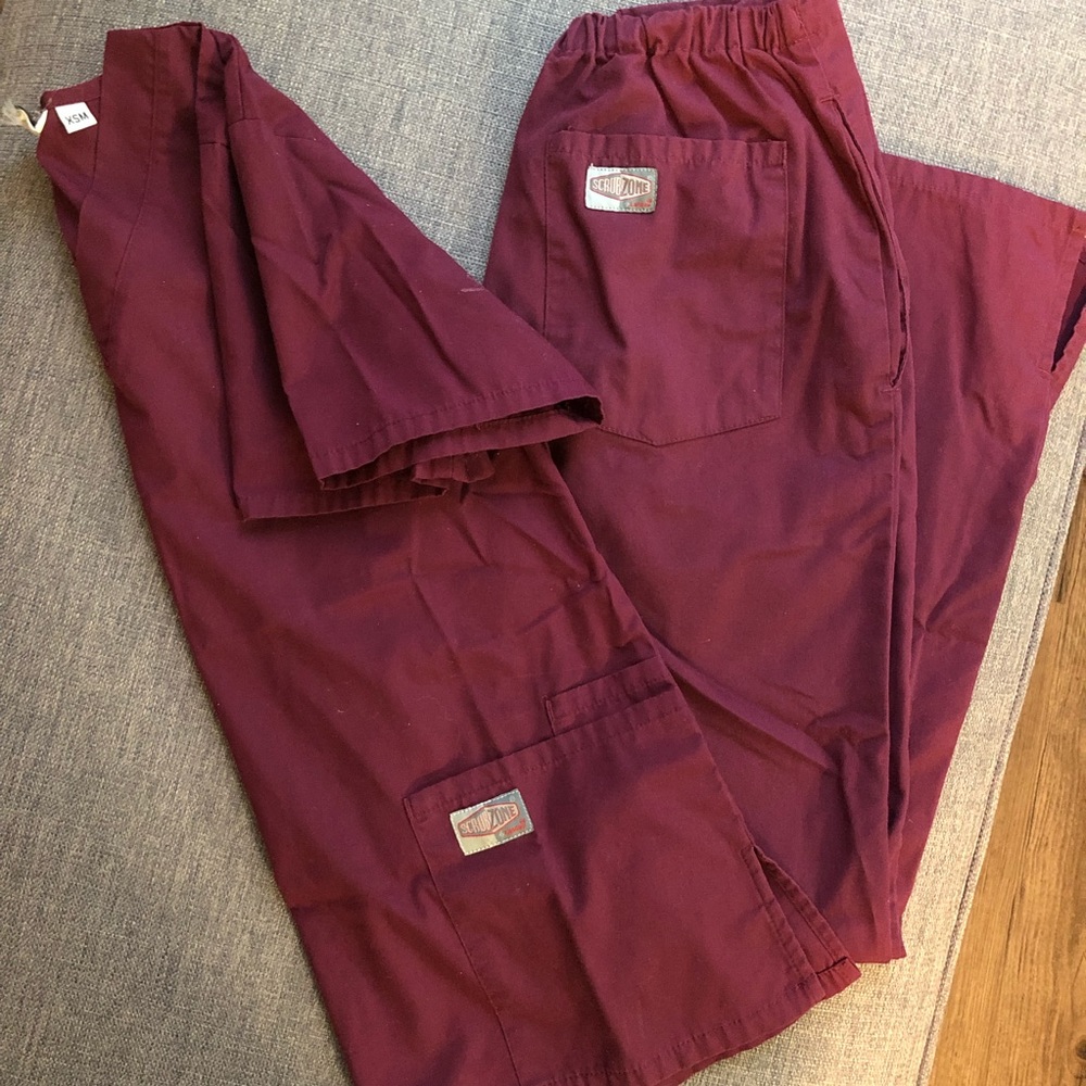 Scrub set